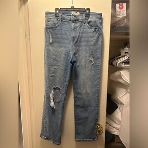 Altar’s state jeans